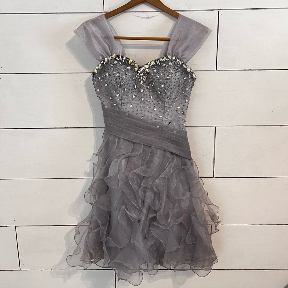 May Queen Gray Ruffle Rhinestone Formal Dress. Size 4 EUC - Picture 12 of 12